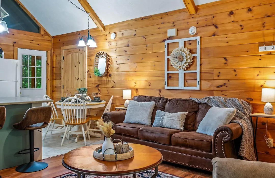 Serene Escape Minutes From Smoky Mountain Fun-1