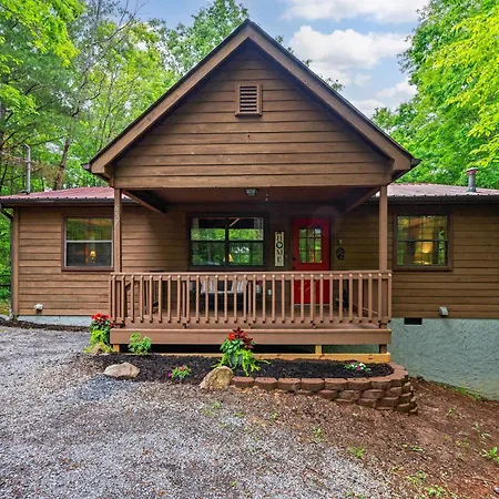 Serene Escape Minutes From Smoky Mountain Fun-3