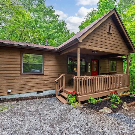 Serene Escape Minutes From Smoky Mountain Fun-2